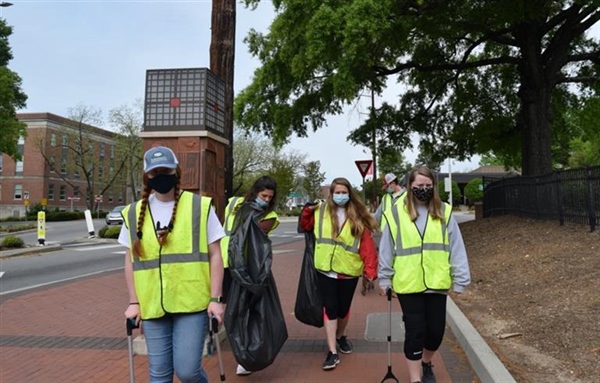 North Carolina Chapter Participates in Service Raleigh Clean-up